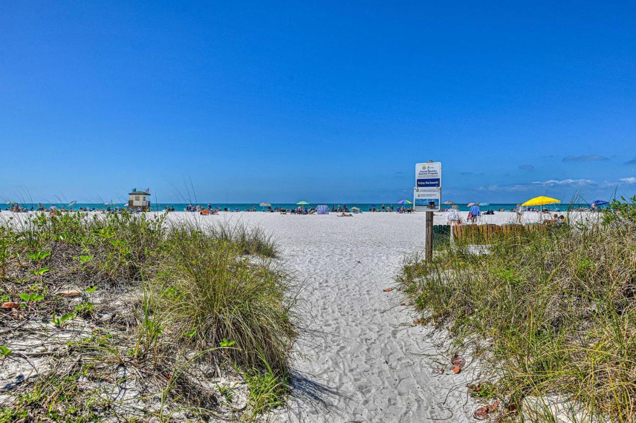 Lido Key Hideout With Patio And Yard And Walk To Beach! Sarasota Exterior foto